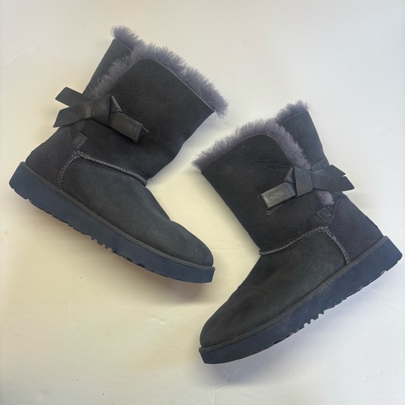 Ugg Daelynn Bow Boots in Navy Blue - Picture 1 of 11